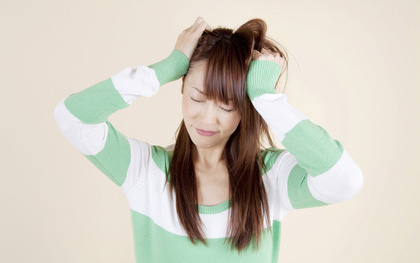 アンダーヘアの自己処理に悩む女性